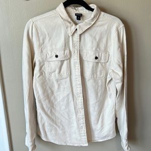 Women’s Patagonia solid cream colored button down flannel.size medium